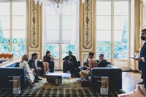 El encuentro entre la familia Macron y el matrimonio Baldwin- Bieber que causó revuelo en las redes