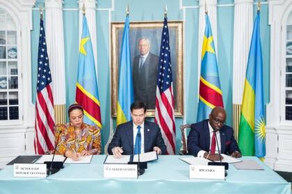El encuentro oficial entre los funcionarios estadounidense y ruandés