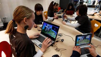 El enfoque y equidad de género hay que trabajarla con los varones, las chicas entienden más de que se trata, explica Marcela Czarny, de Chicos.net