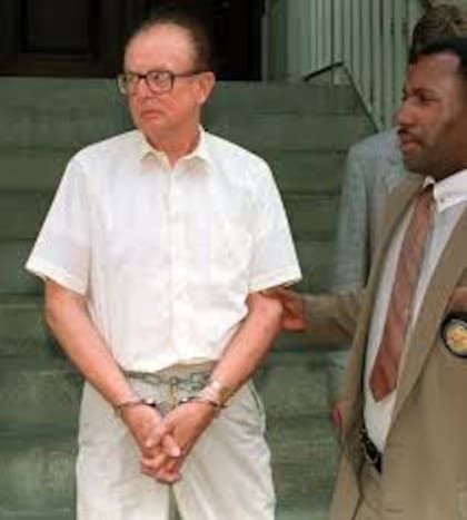 El enigma de un hombre común con un oscuro secreto.