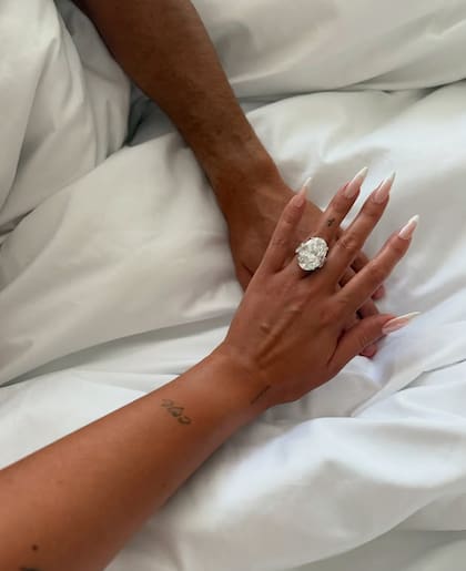 El enorme anillo dejó a todos boquiabiertos (Foto: georginagio)