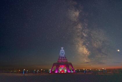 El enorme muñeco de madera que se quema, ceremonia iniciada por Larry Harvey, creador del encuentro