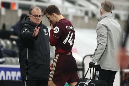 El saludo de Marcelo Bielsa al español Diego Llorente, que le agradeció por redes sociales.