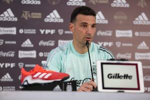 Scaloni: las dificultades para armar el equipo ante Colombia y por qué quiere "jugadores egoístas"