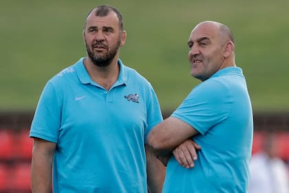 Cheika y Mario Ledesma, a quien ahora reemplaza como entrenador de los Pumas, trabajaron juntos en los staffs de varios equipos.