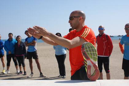 El entrenador debe estar en todas las fases del desarrollo del atleta