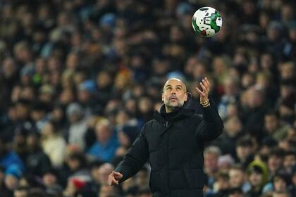 El entrenador español Pep Guardiola busca ganar su quinta Premier League con Manchester City