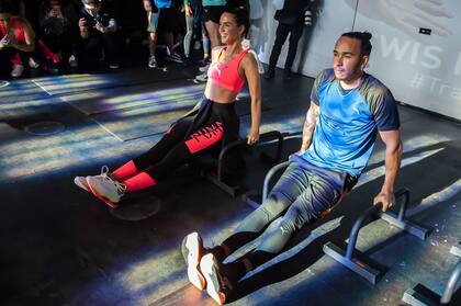El entrenamiento de Hamilton con la actriz Julieta Nair Calvo; ambos son embajadoras de PUMA