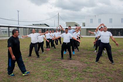 El entrenamiento de los oficiales y agentes
