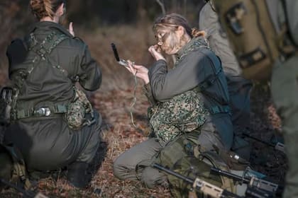El Entrenamiento Militar General (AMO) supone tácticas de combate, supervivencia, manejo de armamento y orientación en terrenos abiertos