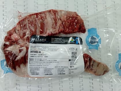 El envasado al vacío permite prolongar la vida útil de la carne reduciendo la oxidación y el crecimiento de los microorganismos aerobios
