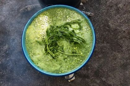 El epazote puede agregarse en guisos entre otros platos salados (Foto Unsplash)