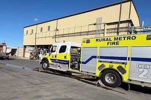 Dramático rescate: un trabajador cayó dentro de una mezcladora de químicos