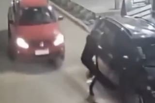 Un vecino atropelló a un delincuente y evitó un ataque piraña