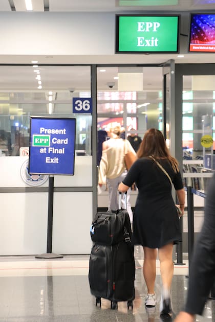 El EPP busca mejorar la evaluación de seguridad que realiza la CBP en aeropuertos frente al incremento de viajeros