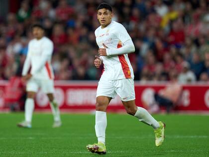 El Equi Fernández busca dar finalmente su salto a Europa, luego de su travesía por Arabia.