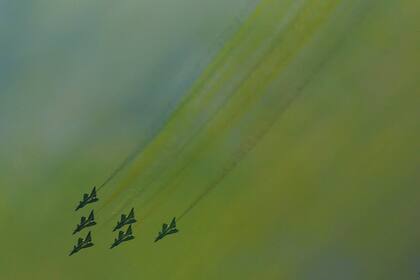 El equipo acrobático Bayi, de la Fuerza Aérea del Ejército Popular de Liberación de China