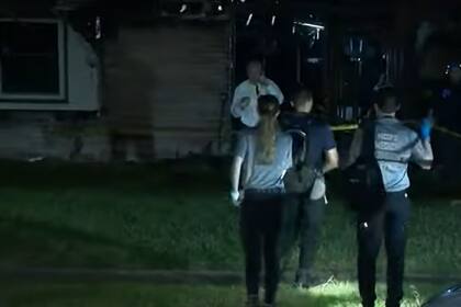 El equipo de antropología forense determinará la identidad de la persona calcinada. (Captura de video/Telemundo Houston)