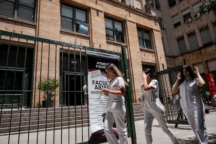 El equipo de atención al público alcanza a más de 500 docentes y profesionales