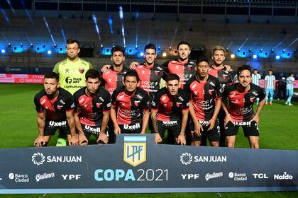 El equipo de Colón que salió a jugar en la final ante Racing, por la Copa de la Liga; Eduardo Domínguez pretende retener a la mayoría de los jugadores