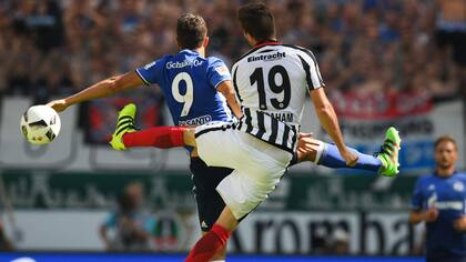 El equipo de Di Santo tropezó en el debut en la Bundesliga