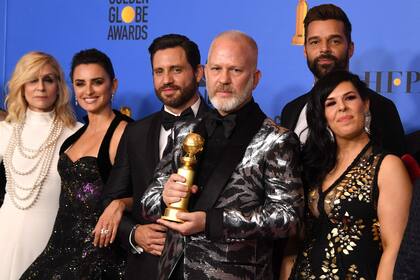 Judith Light, Penélope Cruz, Edgar Ramirez, Ryan Murphy y Ricky Martin