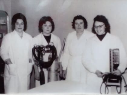 El equipo de enfermeras: Dora Calo, Adela Hayer, Delfina Cesan e Hilda Weis