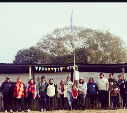 El equipo de la feria de Azcuénaga: Selva e Ignacio, Maria jose, Marcelo y Graciela, Yanina, Claudia, Leticia, Mariano, Delia, Titi y Paola