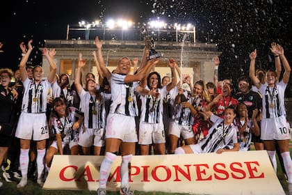 El equipo de la Juventus se consagró campeón tras derrotar al Inter por 2-1 en la final. En el cuadrangular también compitieron el Atlético de Madrid y el F.C. Como Women