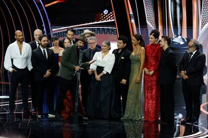 El equipo de la serie colombiana Cien años de soledad