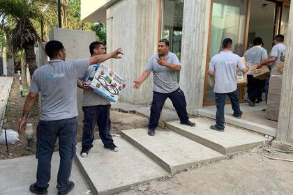 El equipo de mudanza en plena acción