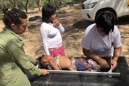 El equipo de Pata Pila pesa a Silvina Castellano en su casa en el paraje El Arrozal y comprueba que su vida está en riesgo