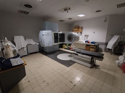 El equipo de radioterapia del Instituto Roffo no funciona desde mayo del año pasado