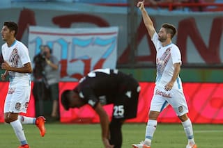 Después de cinco meses, Arsenal volvió a la victoria y hundió más a Lanús