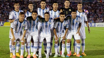 El equipo dirigido por Humberto Grondona que se consagró campeón en el Sudamericano de Uruguay 2015