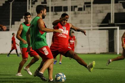 Para Central Córdoba el encuentro es importante por el promedio; para Boca lo es por la carrera hacia el título de campeón.