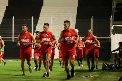El equipo santiagueño se entrenó en el Terrera, donde caben casi 15.000 espectadores.