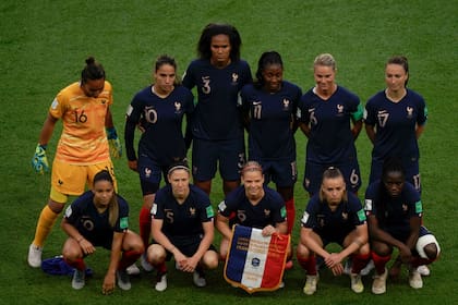 El equipo francés, con la gigante Wendie Renard (1,87m), defensora nacida en Martinica y que marcó dos goles