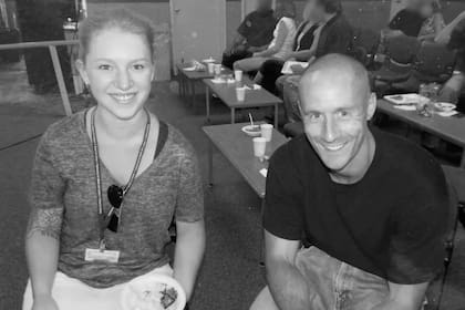 El equipo legal que trabaja en el caso de Kinkel presentó una petición en la corte federal a principios de este año, con el argumento de que su declaración de culpabilidad no se hizo voluntariamente ya que “había estado sin su medicación durante semanas”