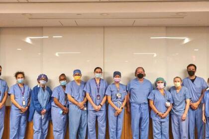 El equipo médico responsable de realizar el trasplante