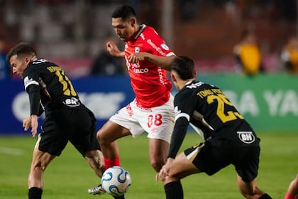 El equipo peruano se impuso por la mínima con un tanto de Neri Banderia a los 30 minutos de la primera parte