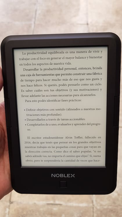El equipo tiene dos versiones: la más avanzada tiene audio y pantalla iluminada