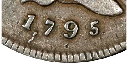 El error de acuñación es claramente visible en la fecha ubicada en el anverso de la pieza