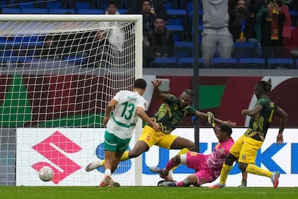 El error de Diarra ya está cometido, Ndiaye encuentra la pelota en el área chica y Mali, la revelación de la Copa, marcha hacia su eliminación en Tánger.