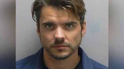 Él es el estafador de Tinder del Reino Unido, Richard Dexter