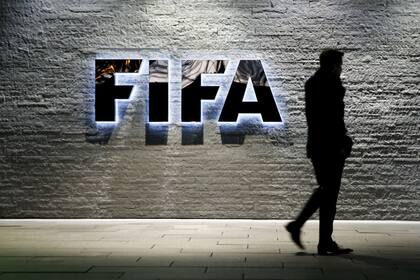 El escándalo en FIFA se sigue cobrando dirigentes