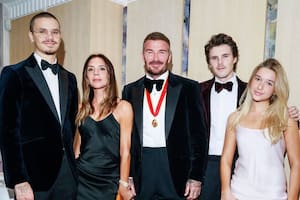 El hijo de David y Victoria Beckham arremetió contra ellos y ventiló intimidades de la familia