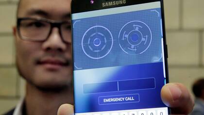 El escáner de iris del Samsung Galaxy Note 7 funciona reconociendo uno o los dos ojos