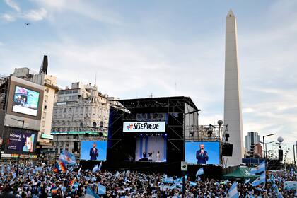 Mauricio Macri da su discurso en el Obelisco