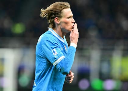 El escocés Scott McTominay es la principal figura de un Napoli que sigue sin dar la talla